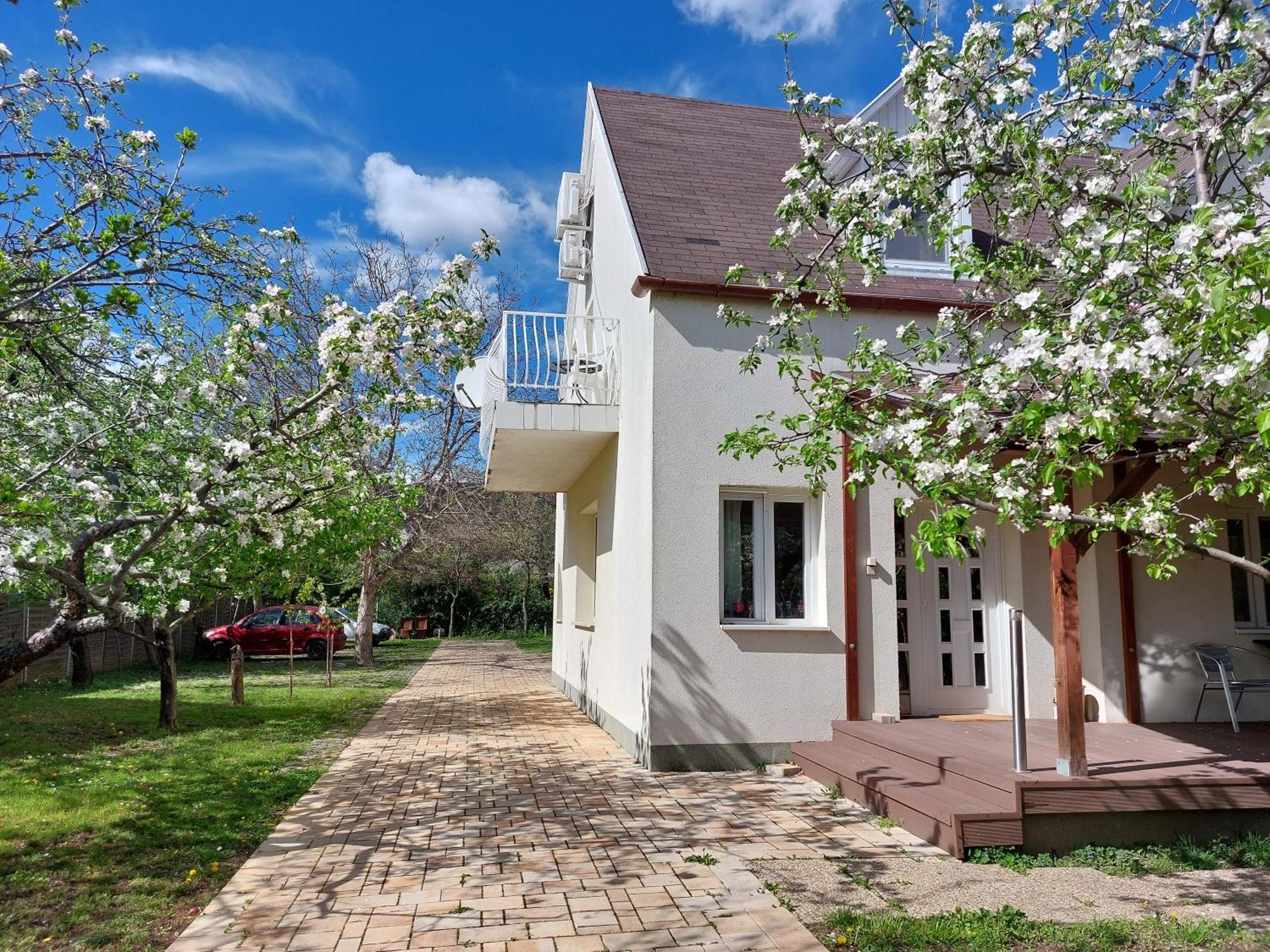Bridgehaus Apartment Balatonfured Ngoại thất bức ảnh