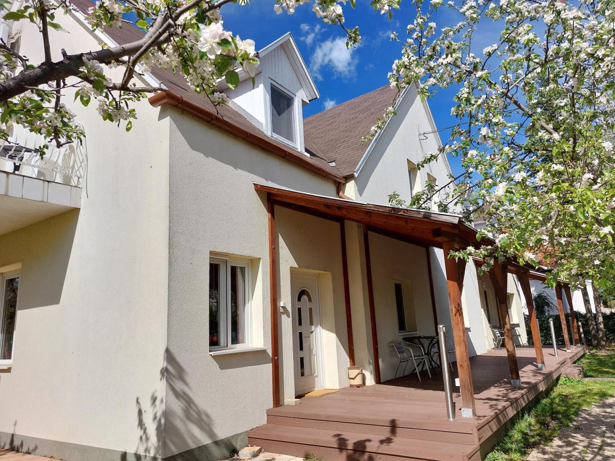 Bridgehaus Apartment Balatonfured Ngoại thất bức ảnh