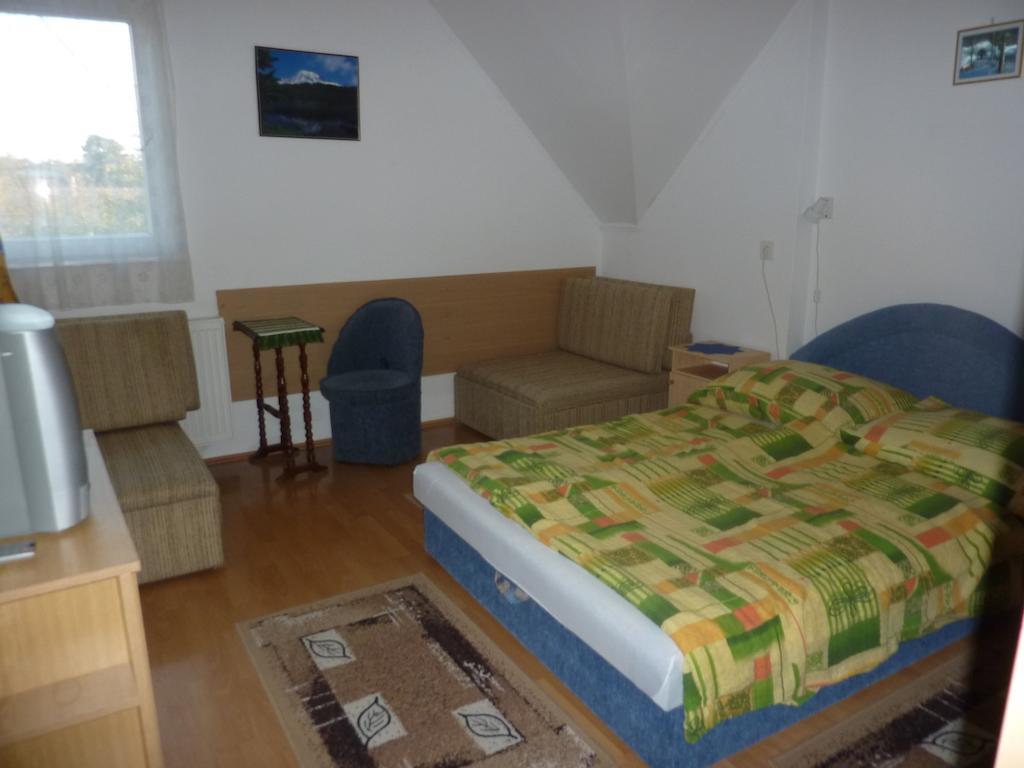 Bridgehaus Apartment Balatonfured Phòng bức ảnh
