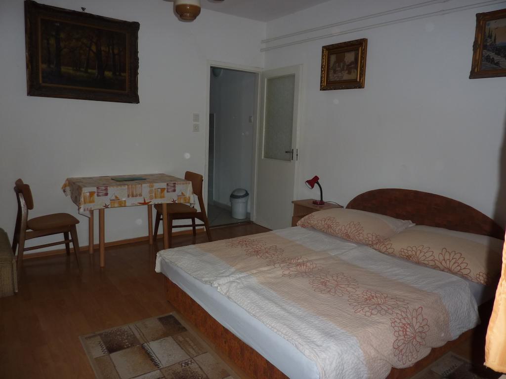 Bridgehaus Apartment Balatonfured Phòng bức ảnh