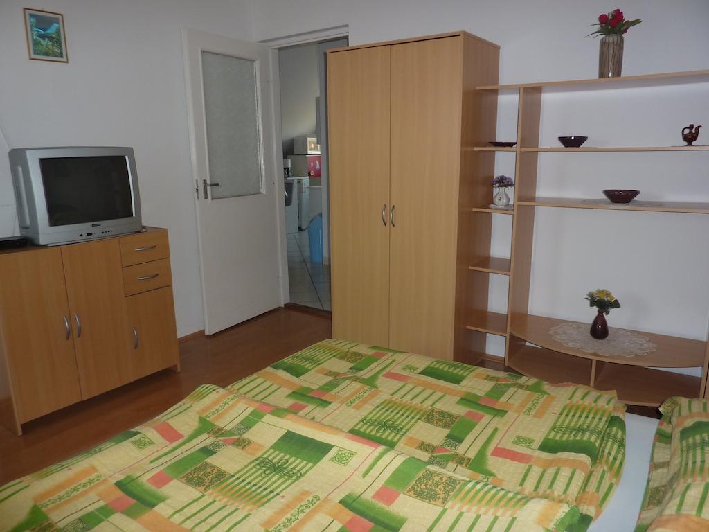 Bridgehaus Apartment Balatonfured Phòng bức ảnh