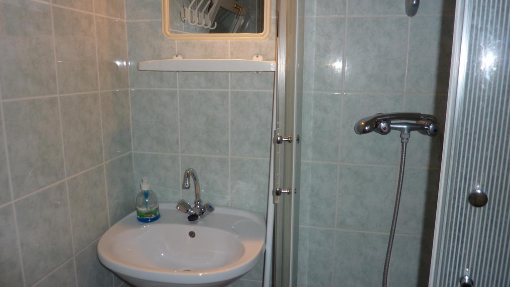 Bridgehaus Apartment Balatonfured Phòng bức ảnh