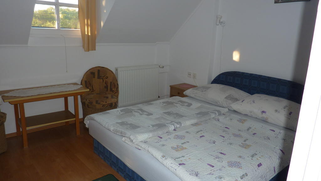 Bridgehaus Apartment Balatonfured Phòng bức ảnh