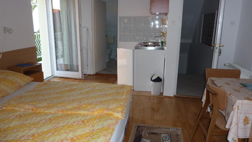 Bridgehaus Apartment Balatonfured Phòng bức ảnh